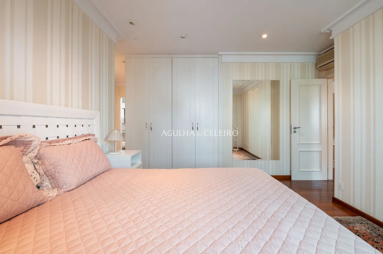 Charmoso apartamento neoclássico no Campo Belo – 20839