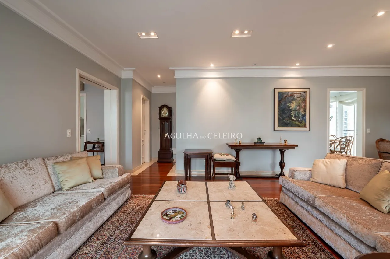 Charmoso apartamento neoclássico no Campo Belo – 20839