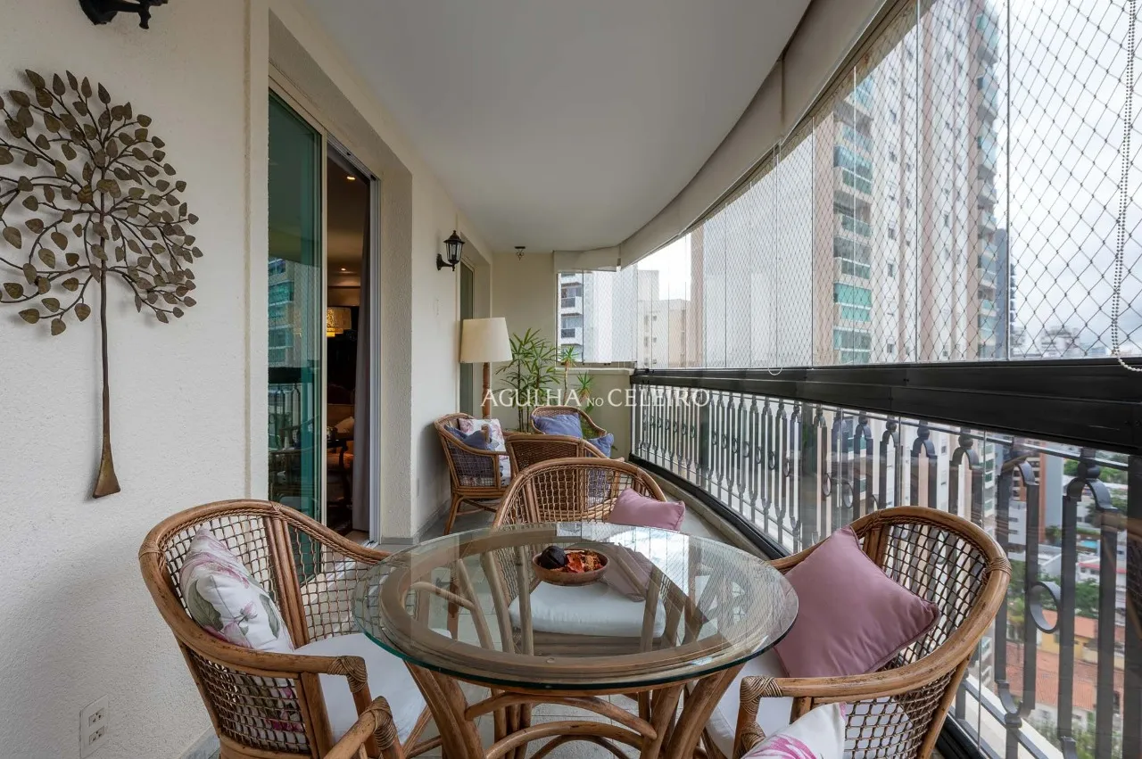 Charmoso apartamento neoclássico no Campo Belo – 20839