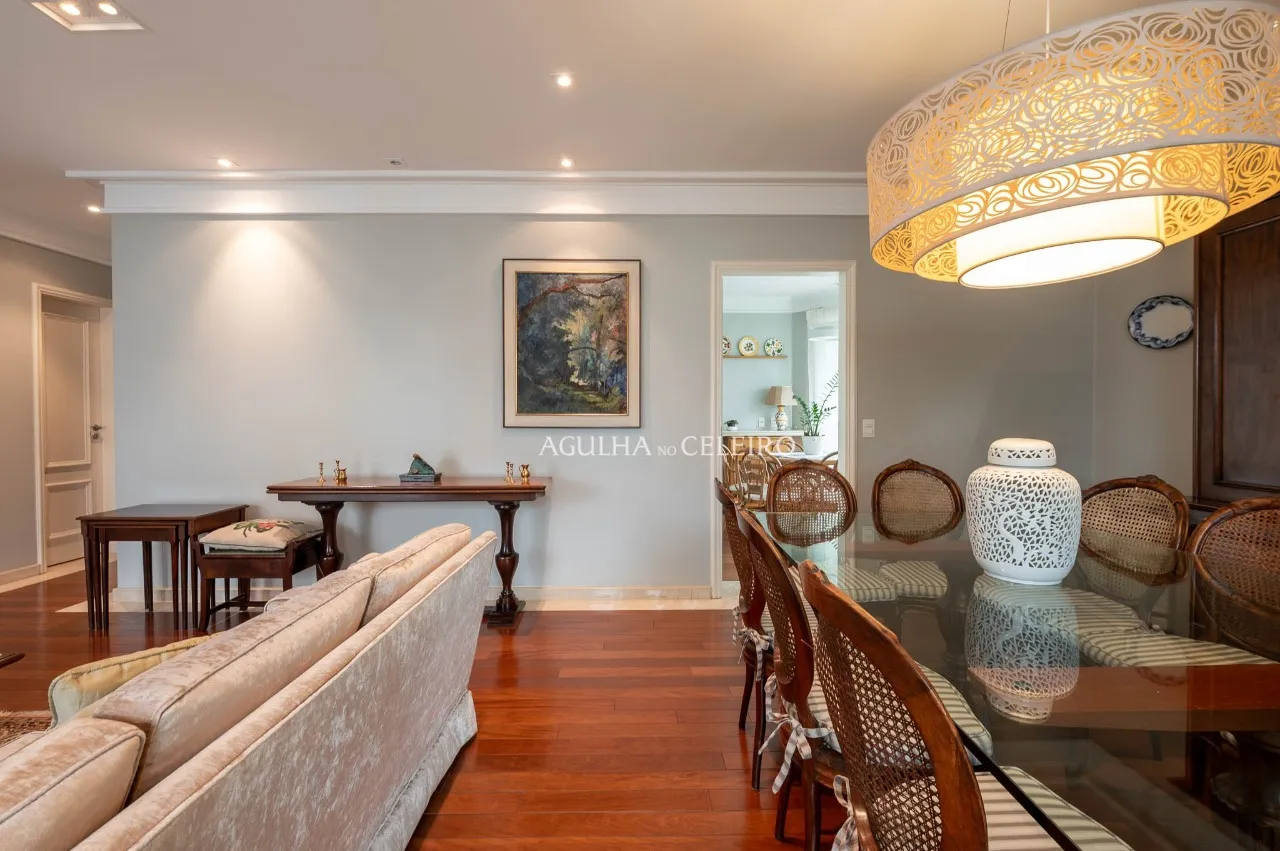 Charmoso apartamento neoclássico no Campo Belo – 20839