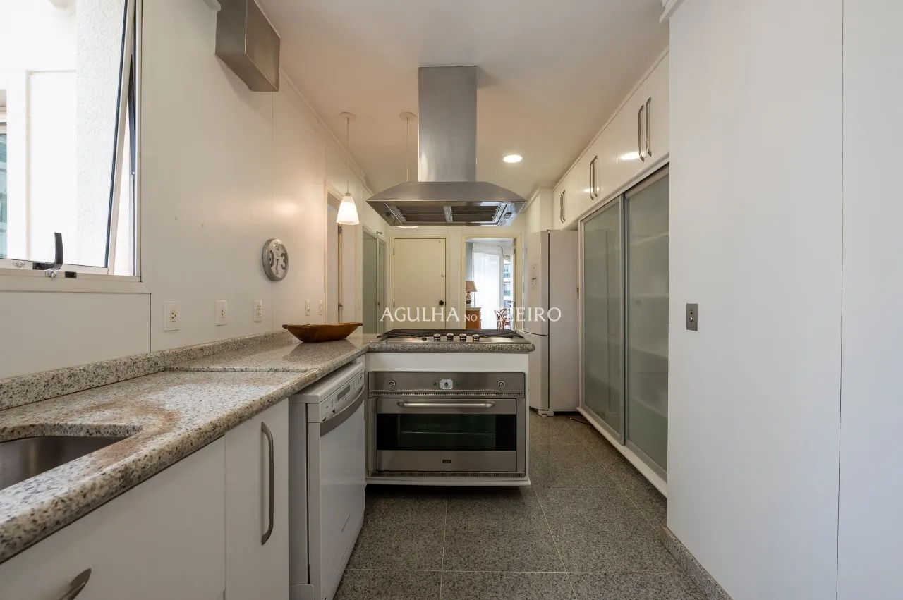 Charmoso apartamento neoclássico no Campo Belo – 20839