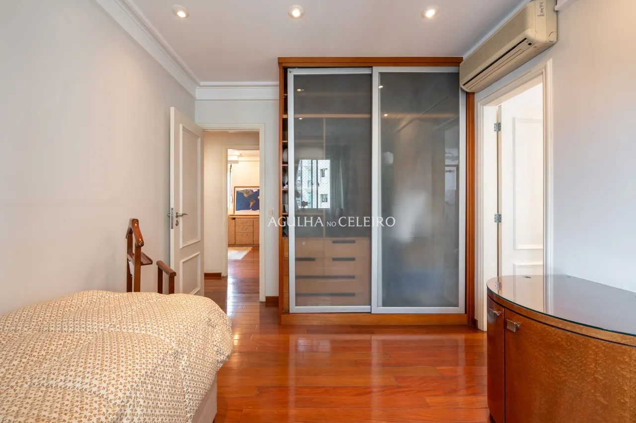 Charmoso apartamento neoclássico no Campo Belo – 20839