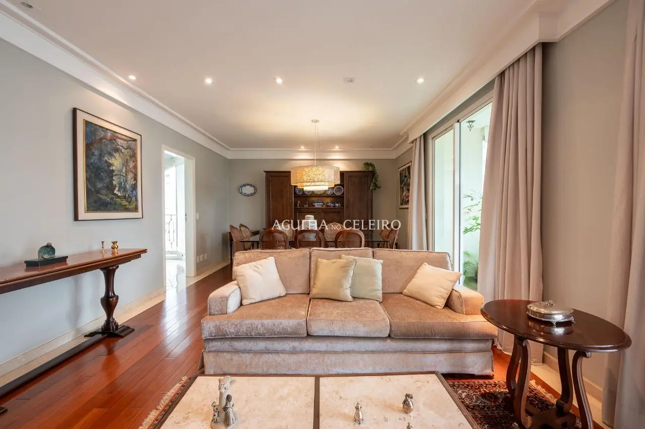 Charmoso apartamento neoclássico no Campo Belo – 20839