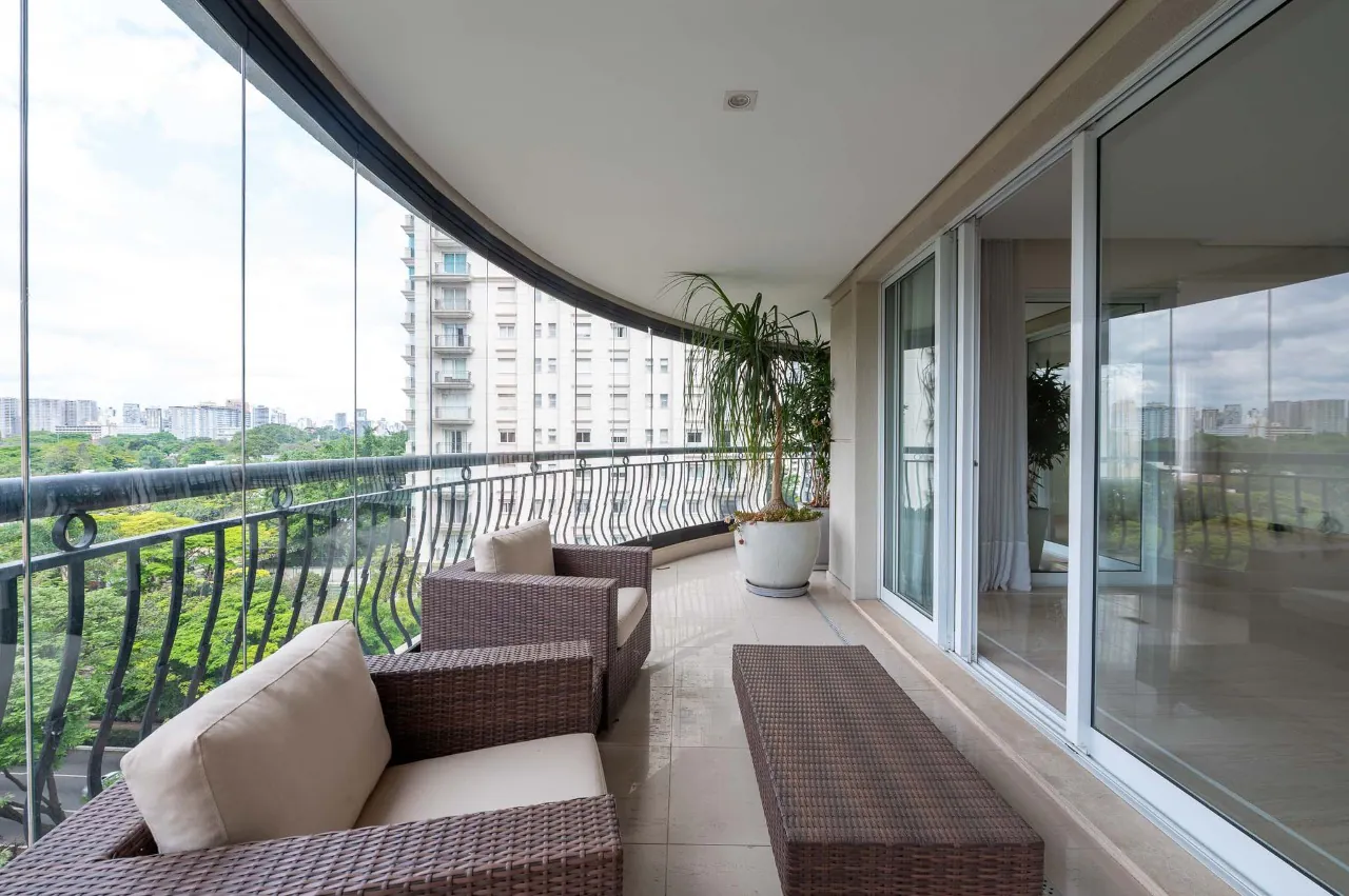 Apartamento de alto padrão em Moema com vista para Jardim Luzitania – 20855