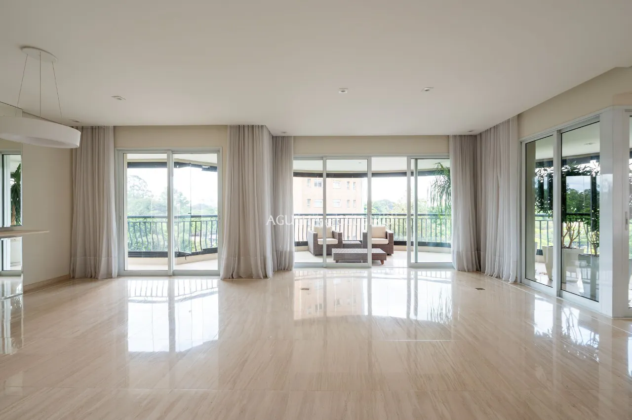 Apartamento de alto padrão em Moema com vista para Jardim Luzitania – 20855