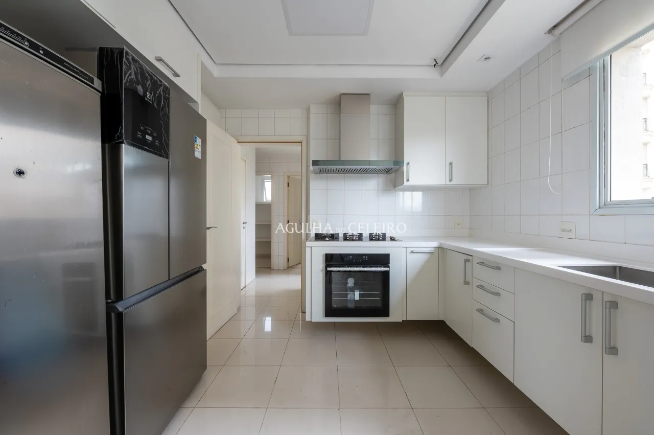 Apartamento de alto padrão em Moema com vista para Jardim Luzitania – 20855