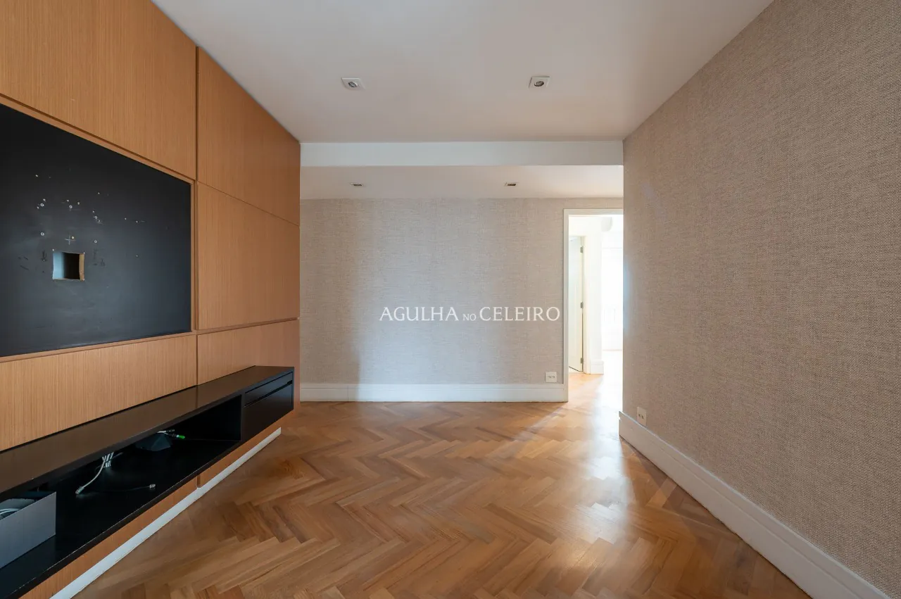 Apartamento de alto padrão em Moema com vista para Jardim Luzitania – 20855