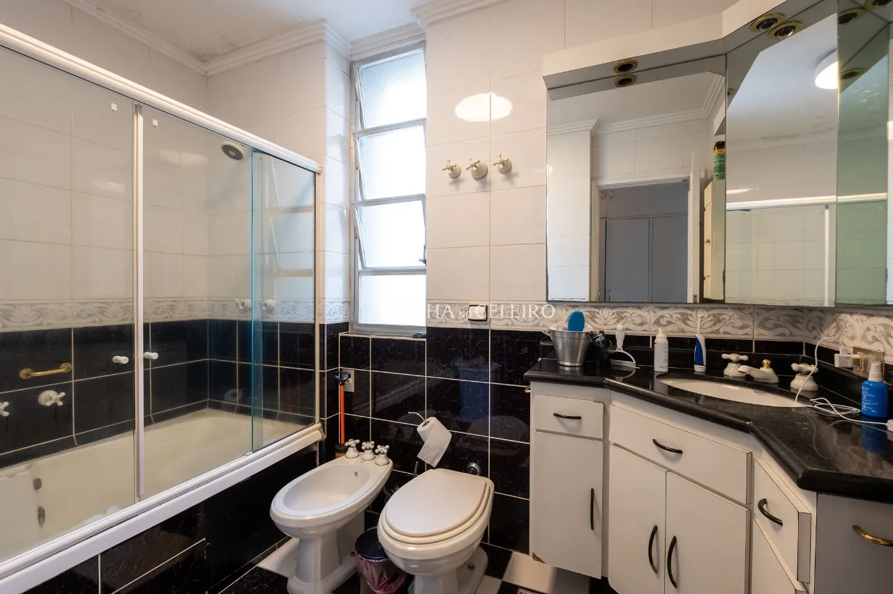 Apartamento iluminado para deixar do seu jeito no melhor do Jardim América. – 20874