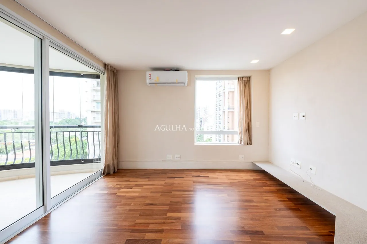 Apartamento na melhior localização de Moema – 20880