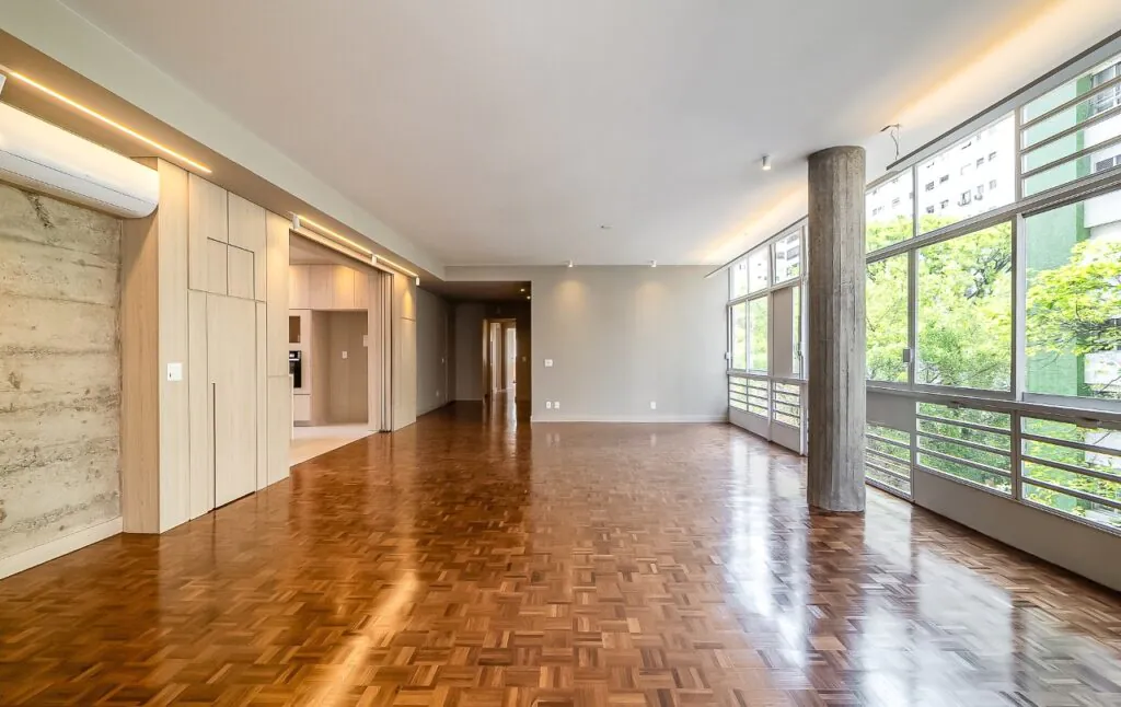 Apartamento amplo com planta excepcional, pé direito alto e muita luz natural, no Jardim América – 20901