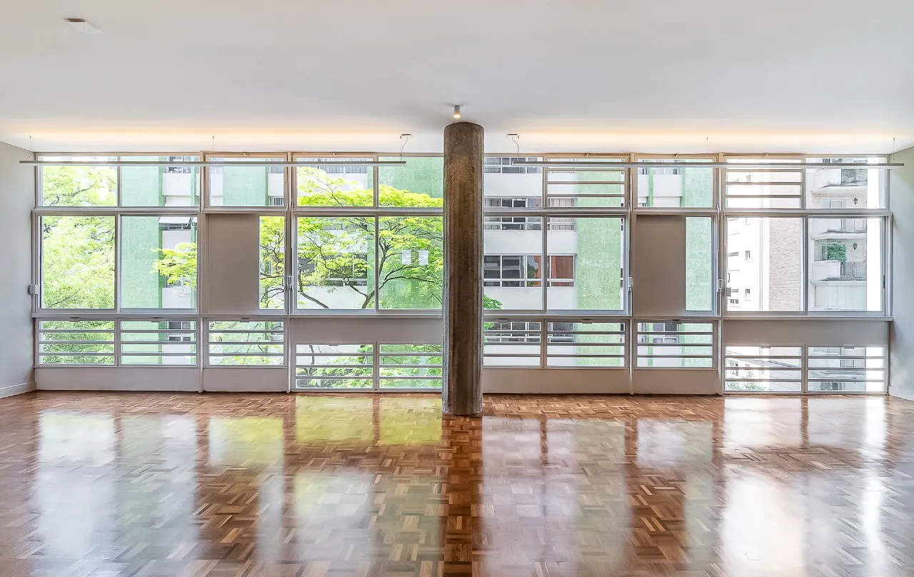 Apartamento amplo com planta excepcional, pé direito alto e muita luz natural, no Jardim América – 20901