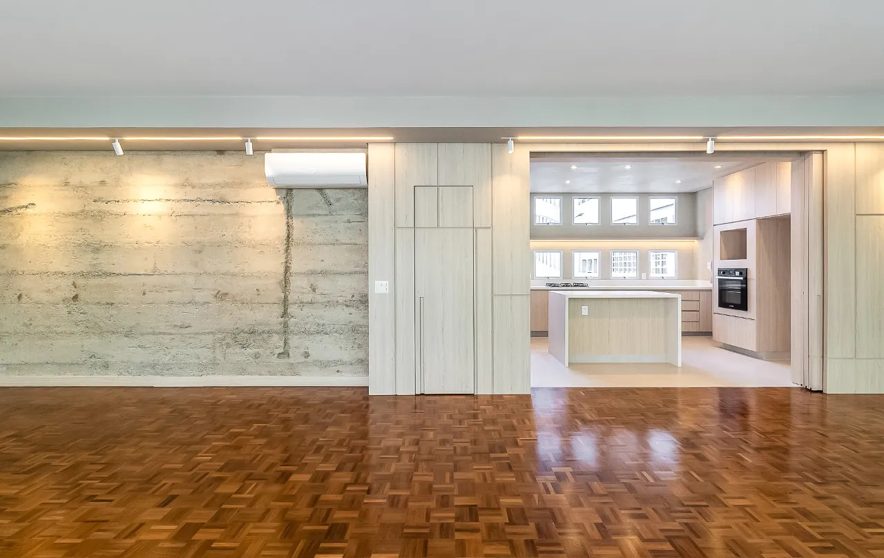 Apartamento amplo com planta excepcional, pé direito alto e muita luz natural, no Jardim América – 20901