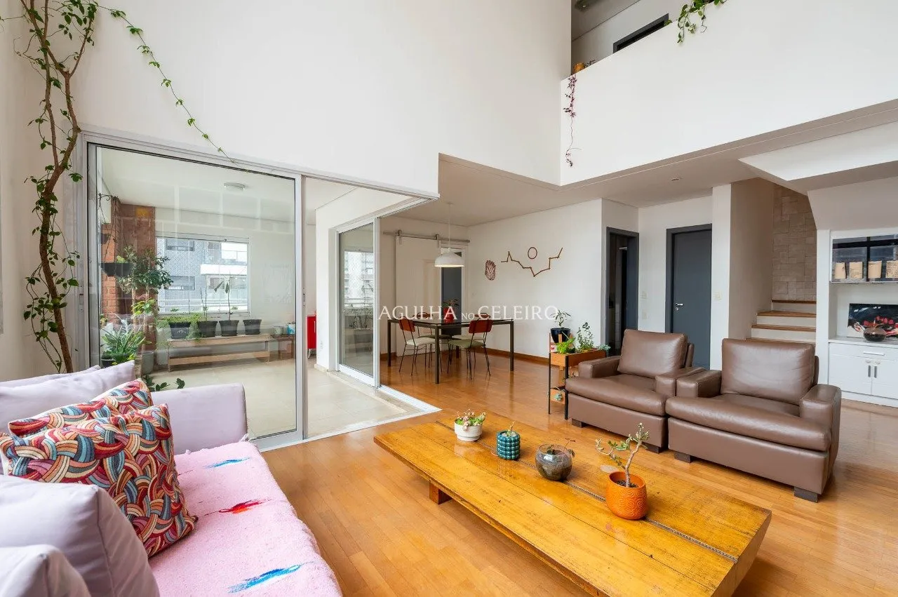 Magnífico duplex, que combina elegância e conforto de forma inigualável. – 20902