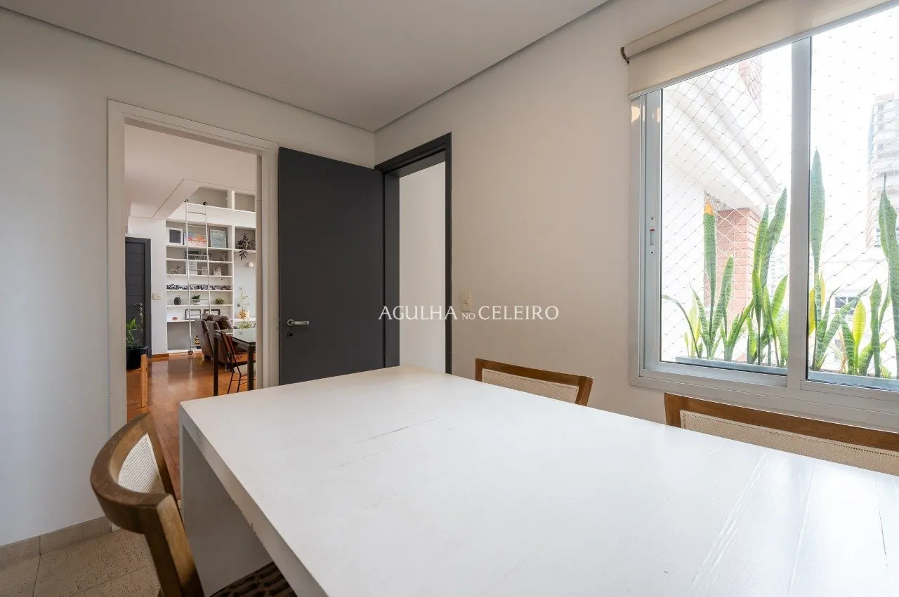 Magnífico duplex, que combina elegância e conforto de forma inigualável. – 20902