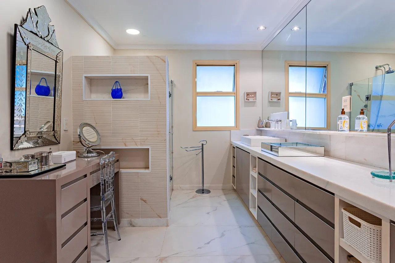 Apartamento com vista permanente para o Parque do Povo – 20926