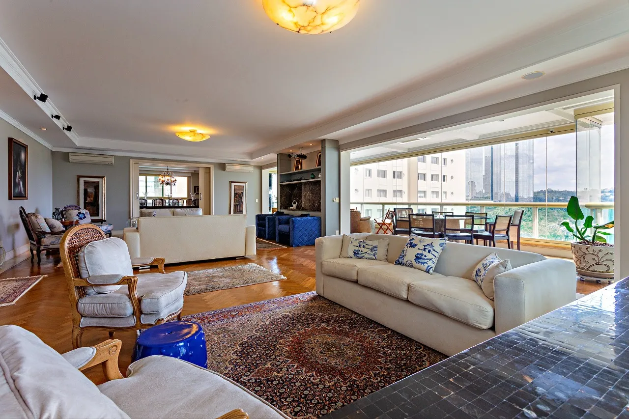 Apartamento com vista permanente para o Parque do Povo – 20926