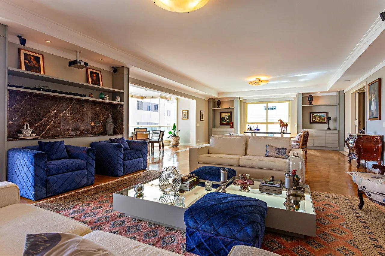 Apartamento com vista permanente para o Parque do Povo – 20926