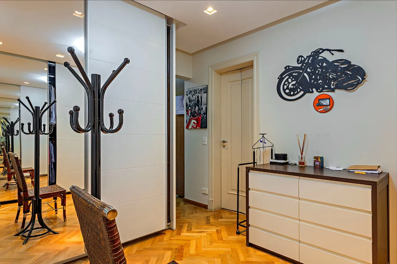 Apartamento com vista permanente para o Parque do Povo – 20926