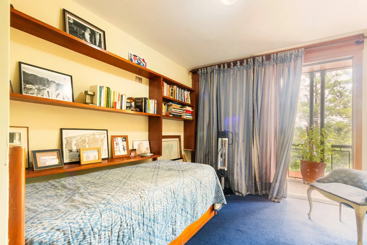 Casa com projeto de Carlos Bratke e vista para o verde. – 20927