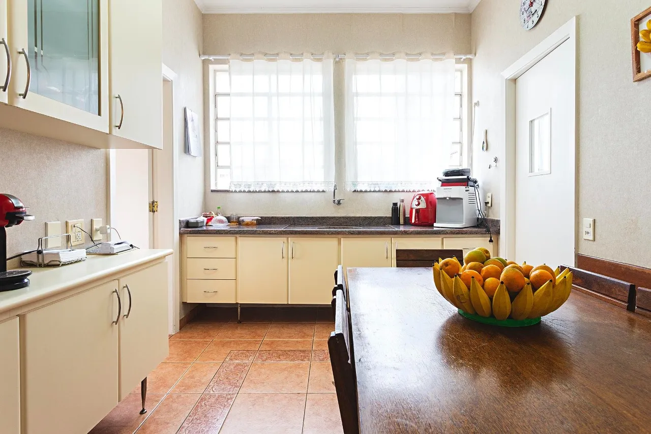 Clássico apartamento Lindenberg com port-cochère e jardins franceses – 20928