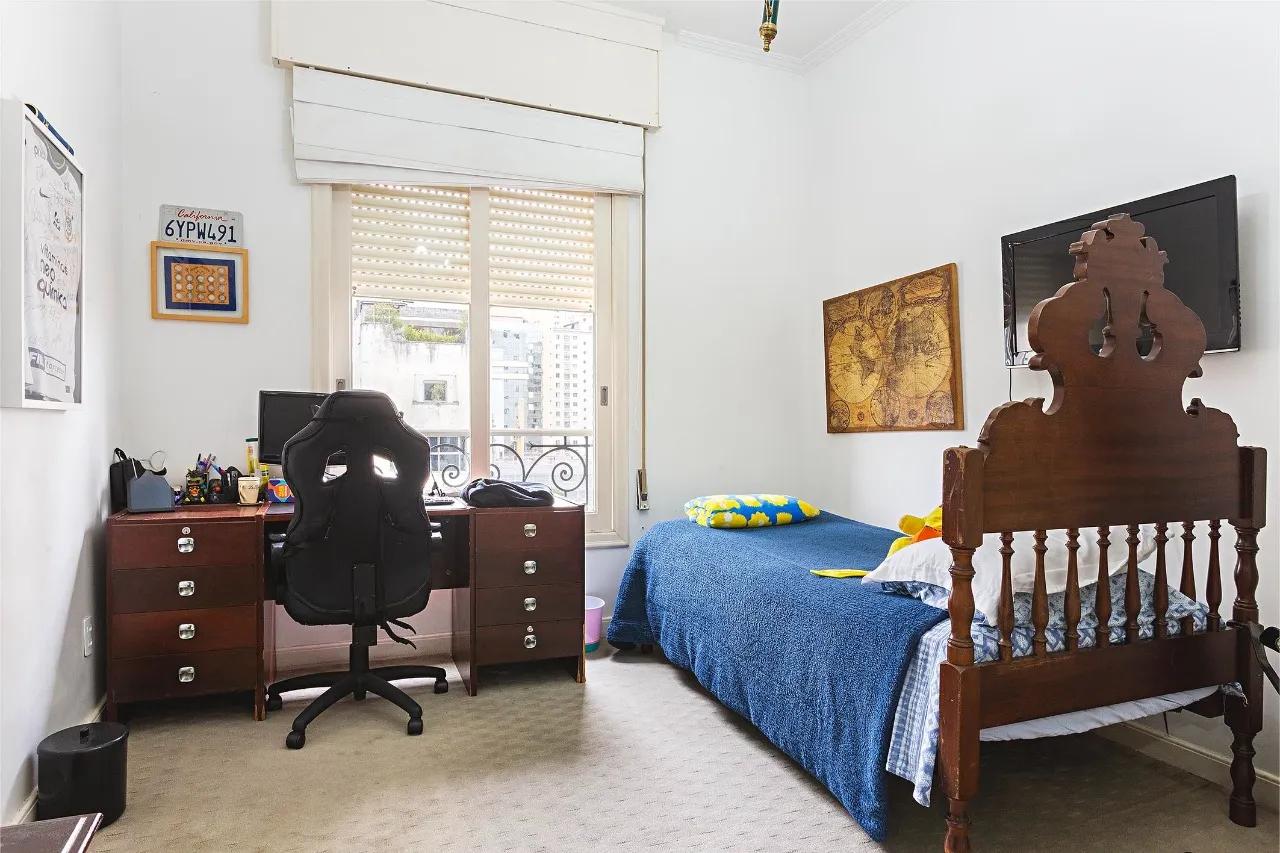 Clássico apartamento Lindenberg com port-cochère e jardins franceses – 20928