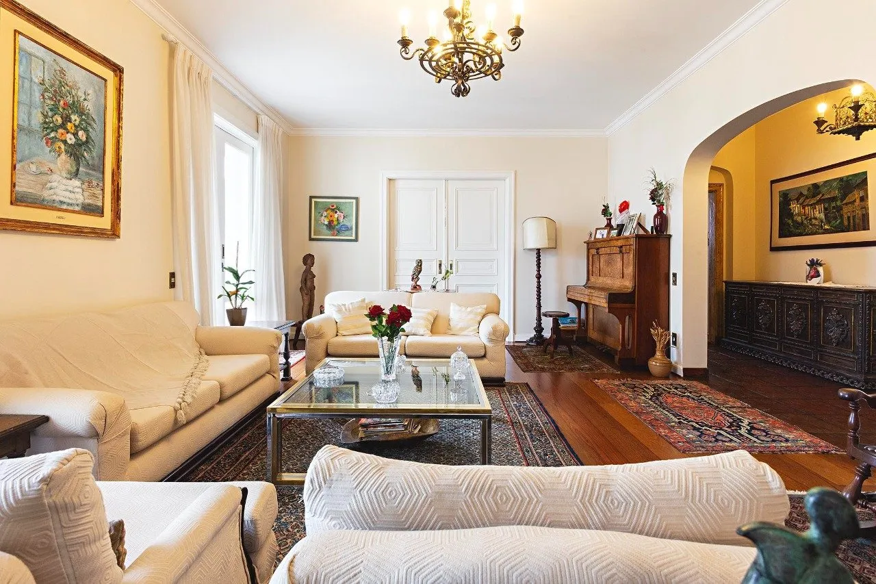 Clássico apartamento Lindenberg com port-cochère e jardins franceses – 20928