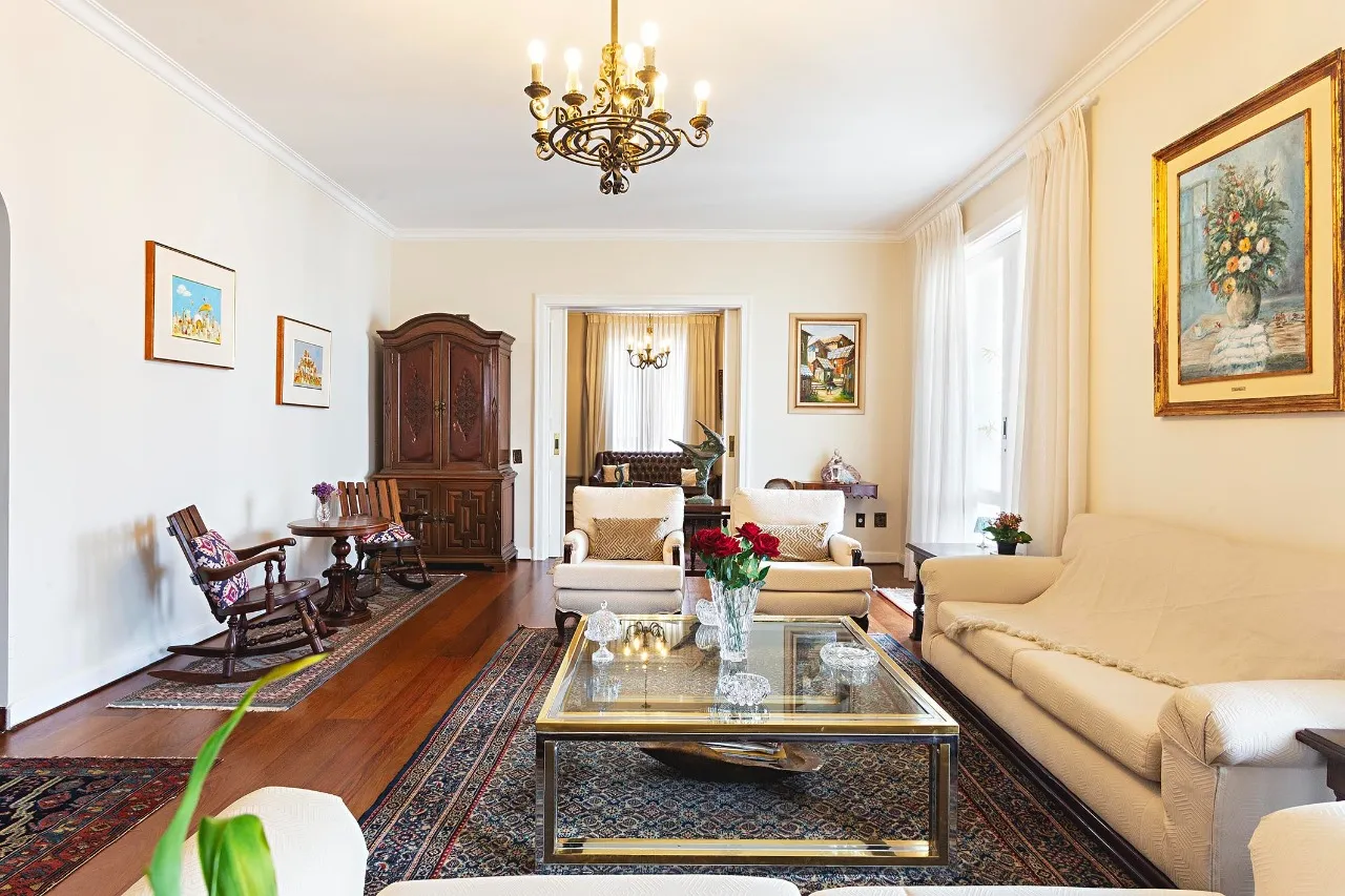 Clássico apartamento Lindenberg com port-cochère e jardins franceses – 20928