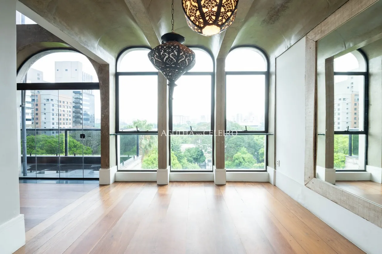 Apartamento duplex à venda em Moema – 20942