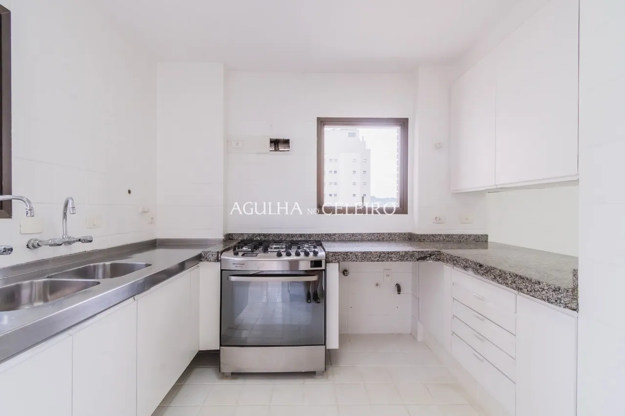 Apartamento super iluminado no Jardim Europa. – 8916 - 8916_COMLOGO-17