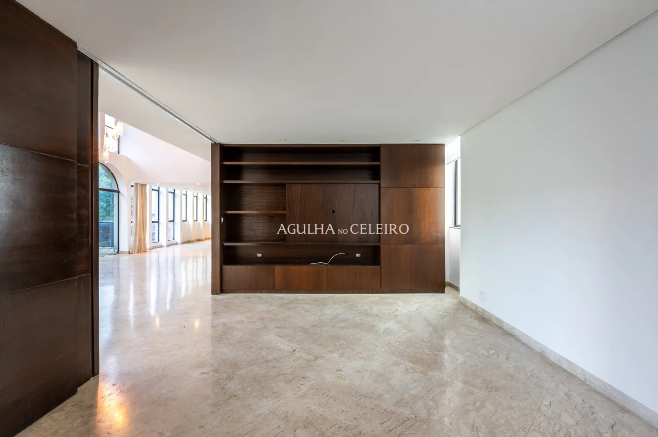 Apartamento espaçoso à venda em Moema – AP3183