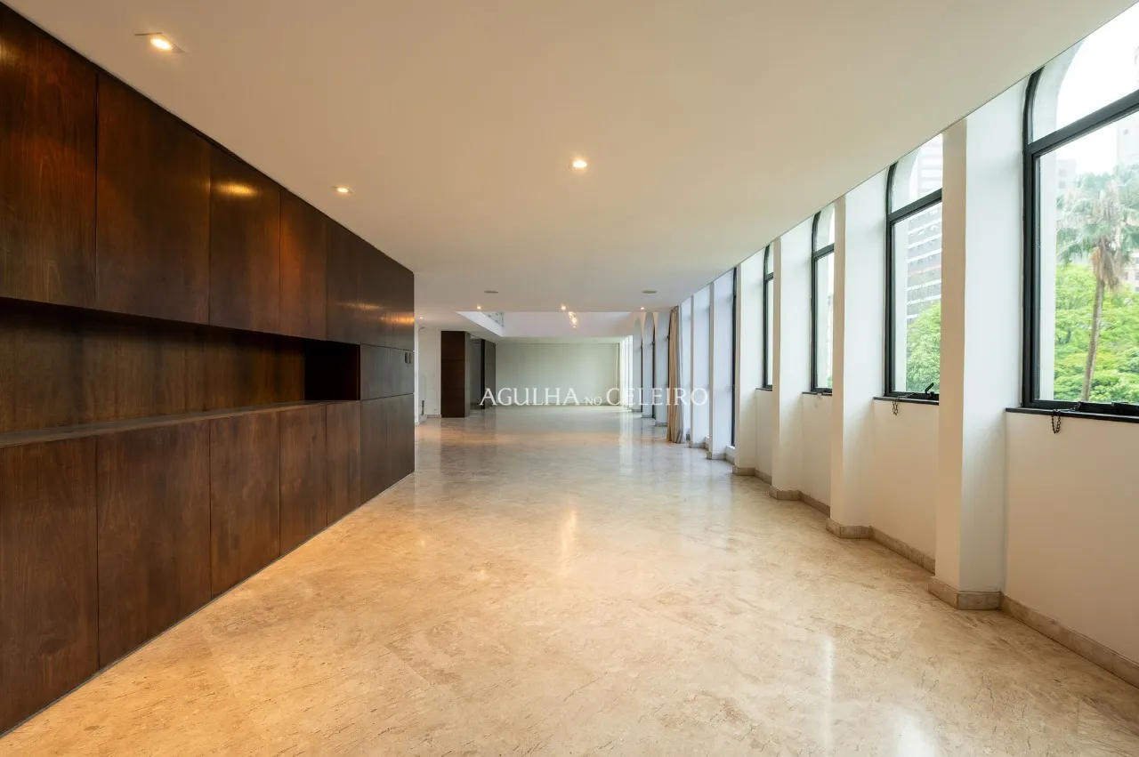 Apartamento espaçoso à venda em Moema – AP3183