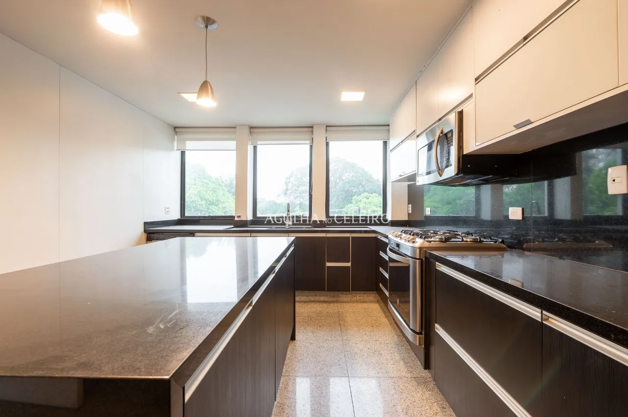 Apartamento espaçoso à venda em Moema – AP3183