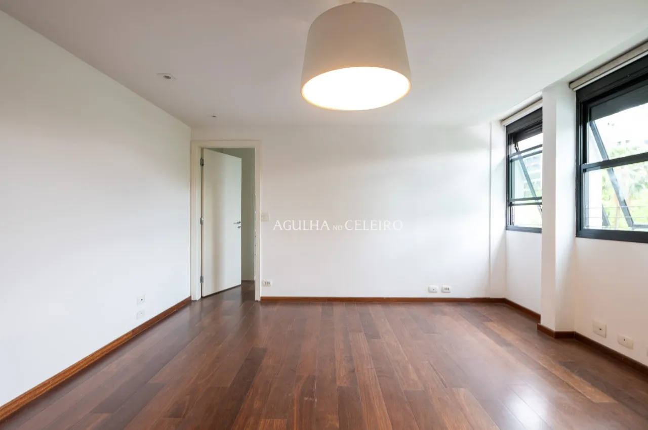 Apartamento espaçoso à venda em Moema – AP3183