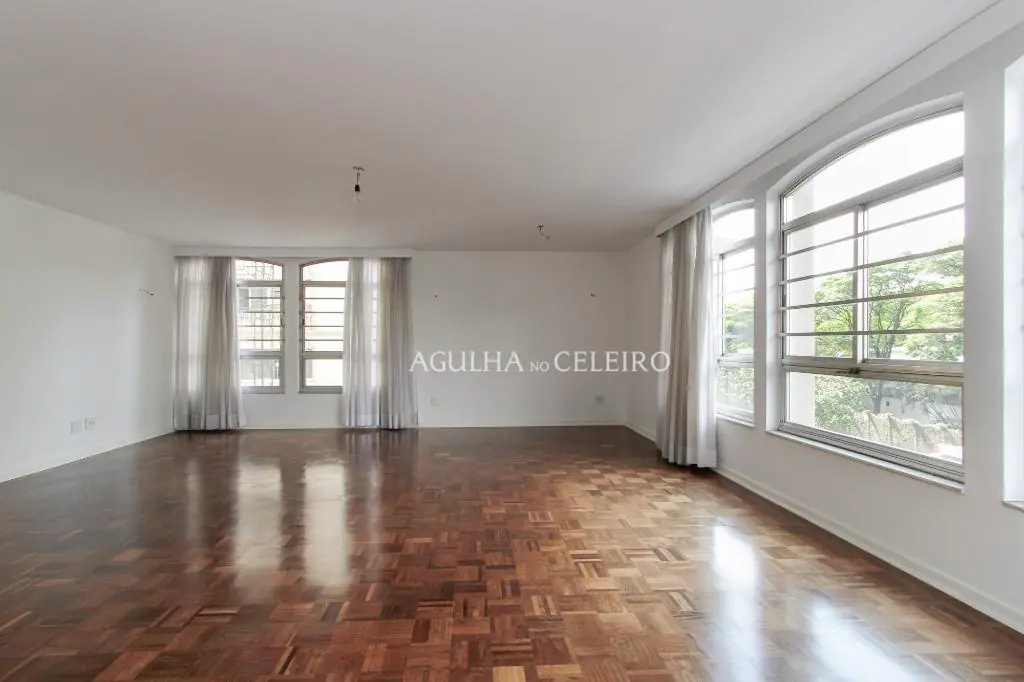 Apartamento próximo ao Clube Pinheiros à venda no Jardim Europa – AP4161