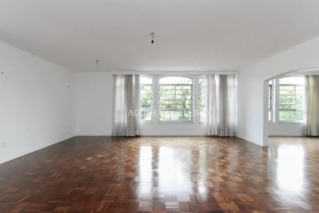 Apartamento próximo ao Clube Pinheiros à venda no Jardim Europa – AP4161