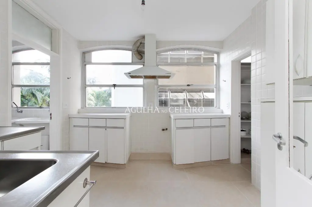 Apartamento próximo ao Clube Pinheiros à venda no Jardim Europa – AP4161