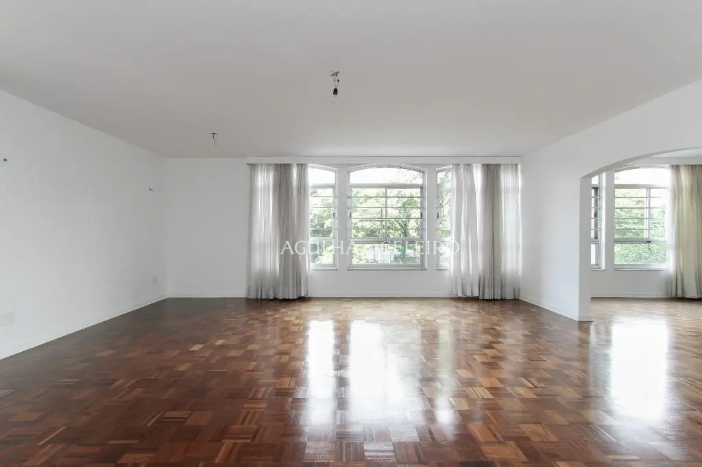 Apartamento próximo ao Clube Pinheiros à venda no Jardim Europa – AP4161