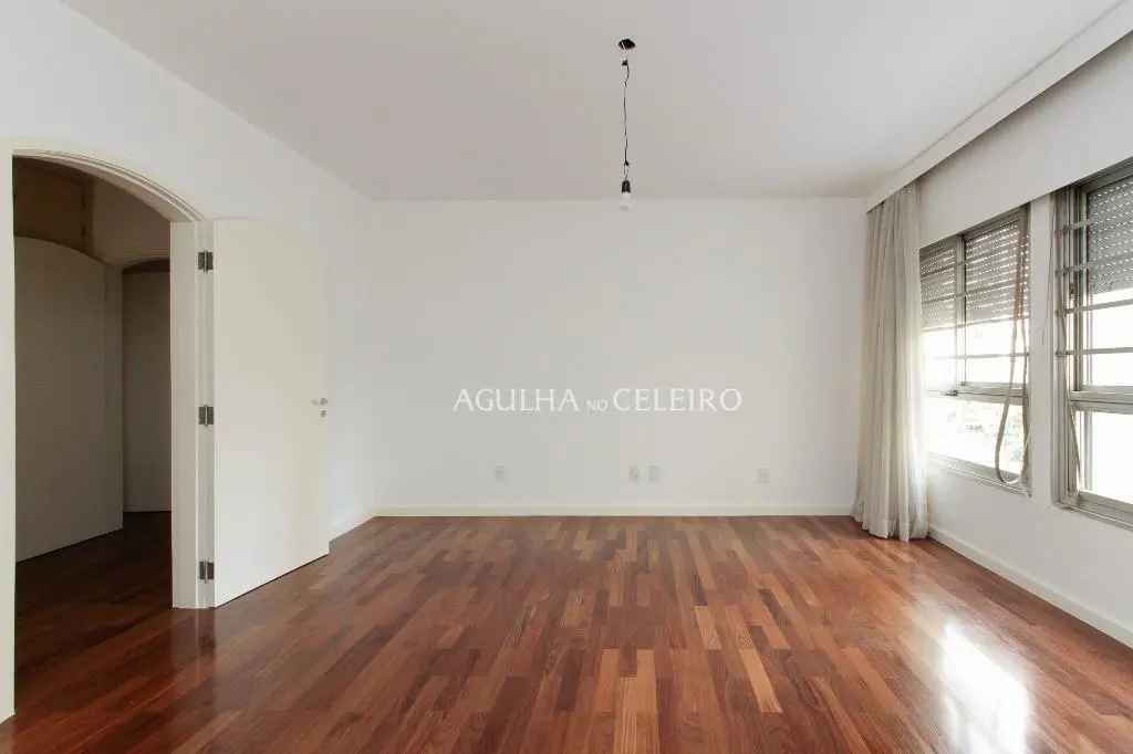 Apartamento próximo ao Clube Pinheiros à venda no Jardim Europa – AP4161