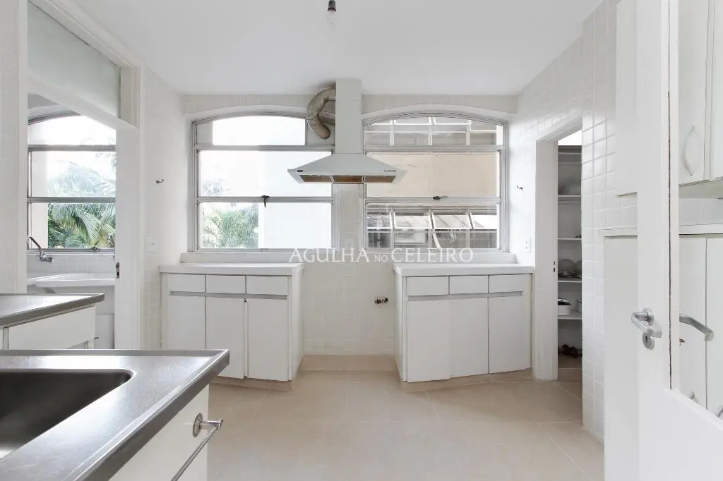 Apartamento próximo ao Clube Pinheiros à venda no Jardim Europa – AP4161