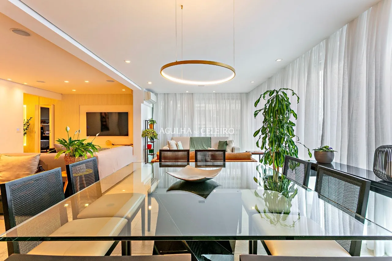 Apartamento com reforma impecável à venda no Itaim Bibi. – AP8346