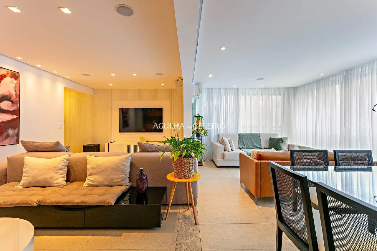 Apartamento com reforma impecável à venda no Itaim Bibi. – AP8346