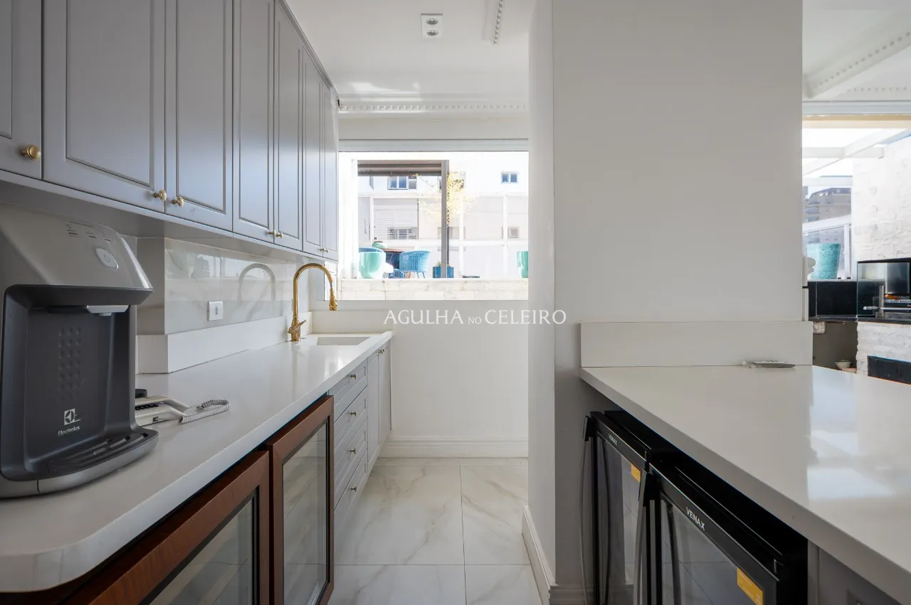 Cobertura reformada e impecável na Vila Nova Conceição – CO0674