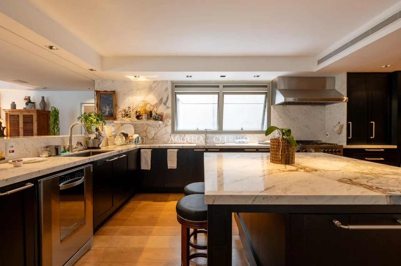 Casa em Condomínio no Alto de Pinheiros em frente ao Parque Villa-Lobos. – 14078