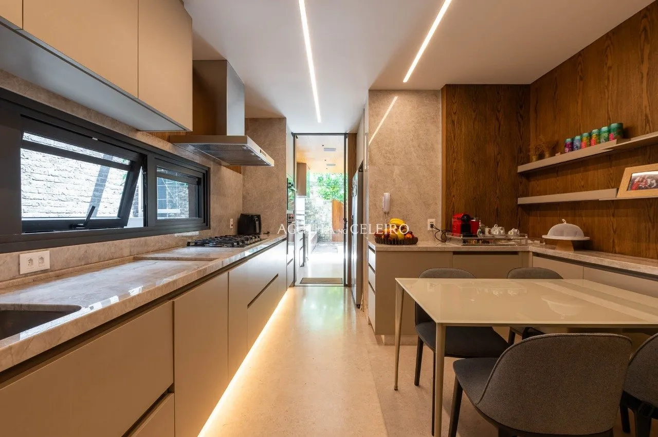 Casa maravilhosa em condomínio exclusivo à venda no Jardim Europa – 18680