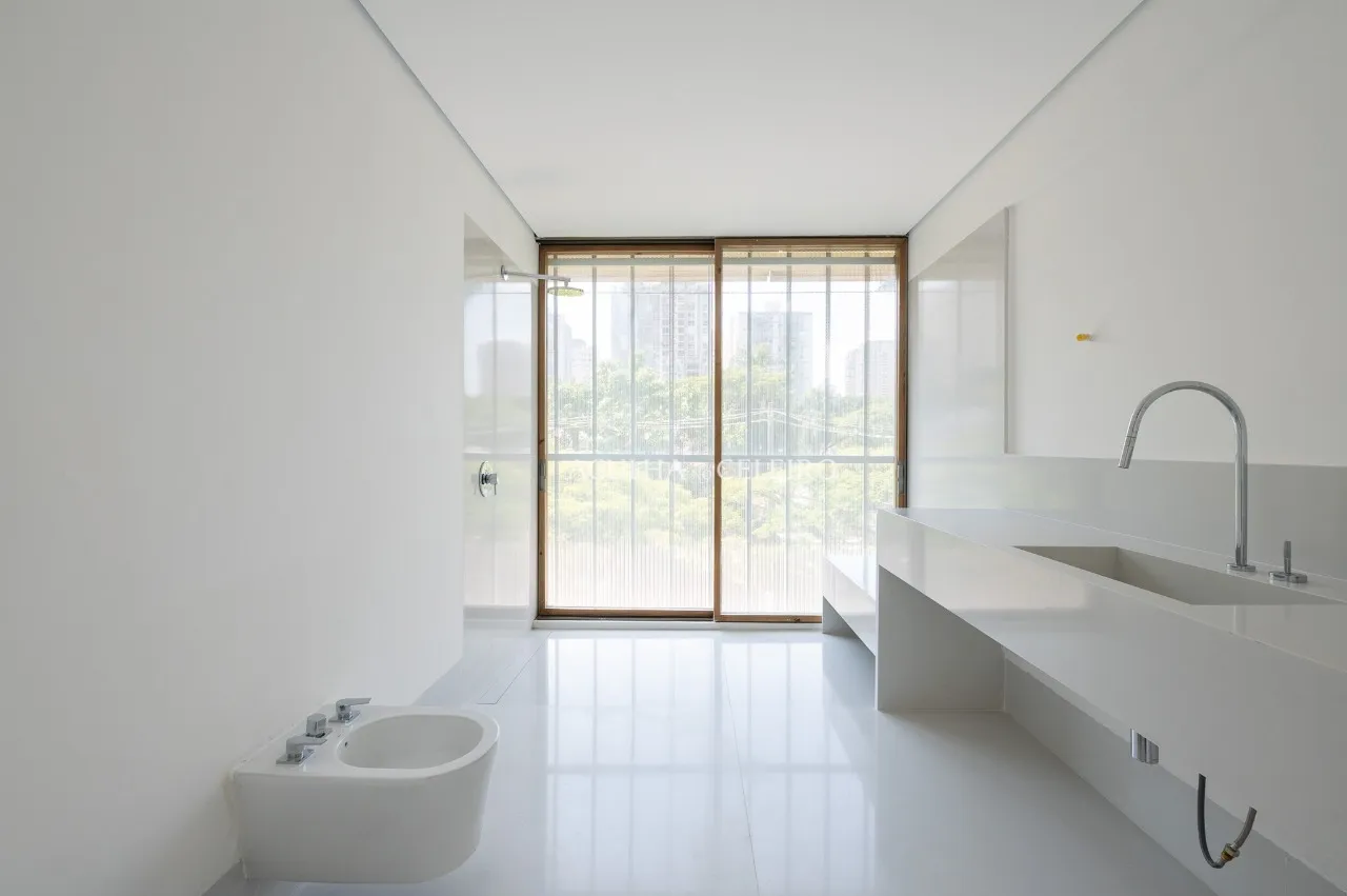 Elegância, privacidade e natureza tudo junto em um só endereço. – 20943