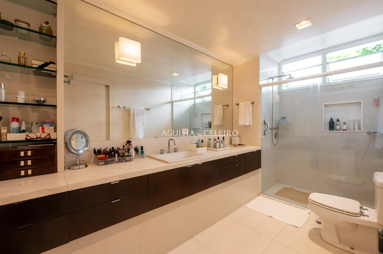 Casa com 4 suítes e jardim à venda na Vila Nova Conceição – 21044