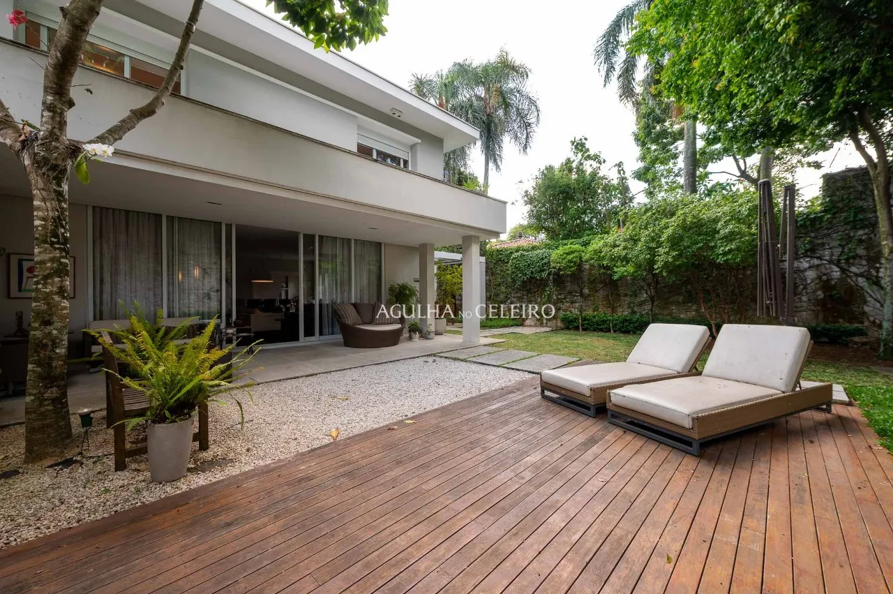 Casa com 4 suítes e jardim à venda na Vila Nova Conceição – 21044