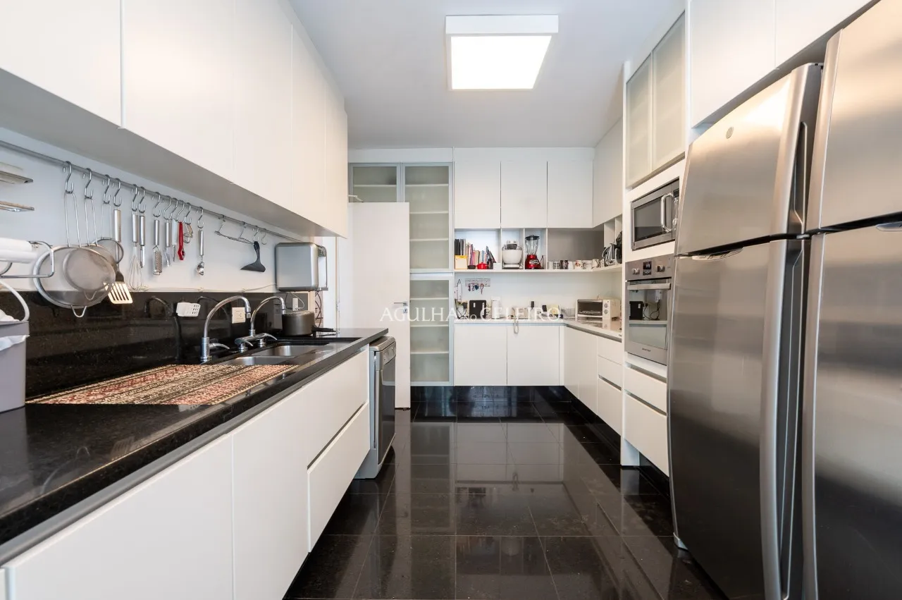 Casa com 4 suítes e jardim à venda na Vila Nova Conceição – 21044