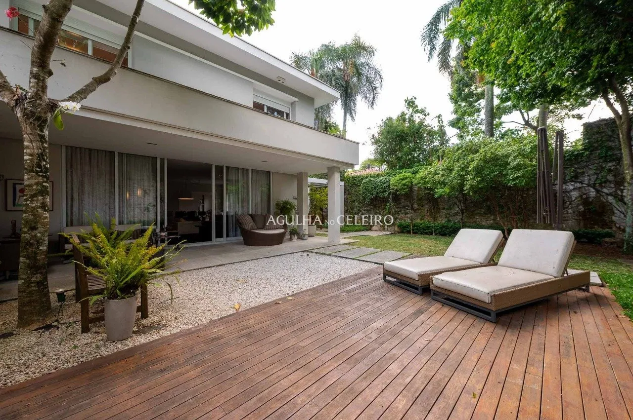 Casa com 4 suítes e jardim à venda na Vila Nova Conceição – 21044