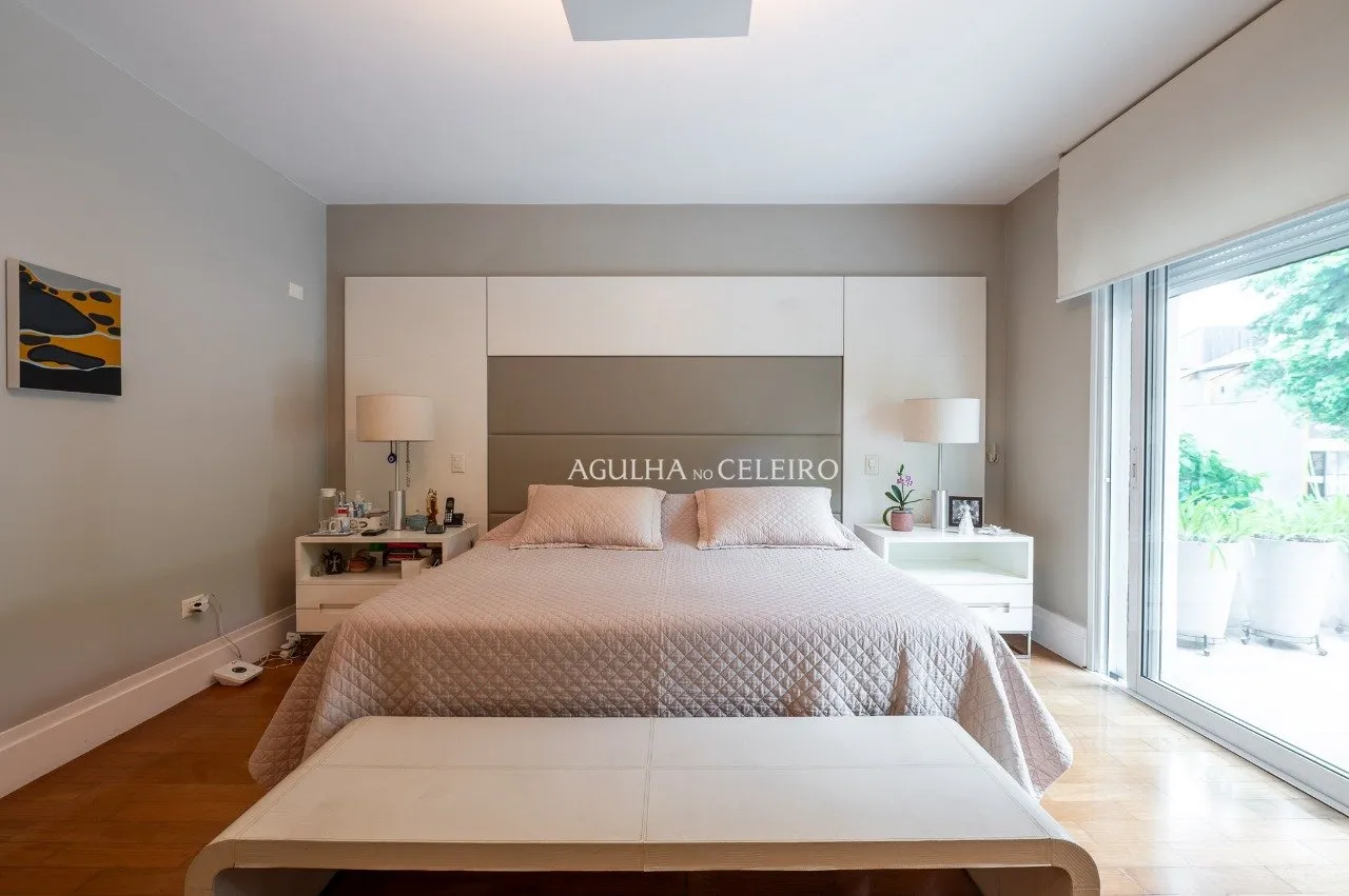 Casa com 4 suítes e jardim à venda na Vila Nova Conceição – 21044